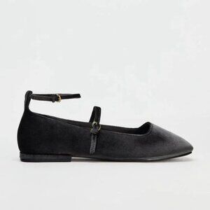 Zara Velvet Ballet Flats with Straps US 8